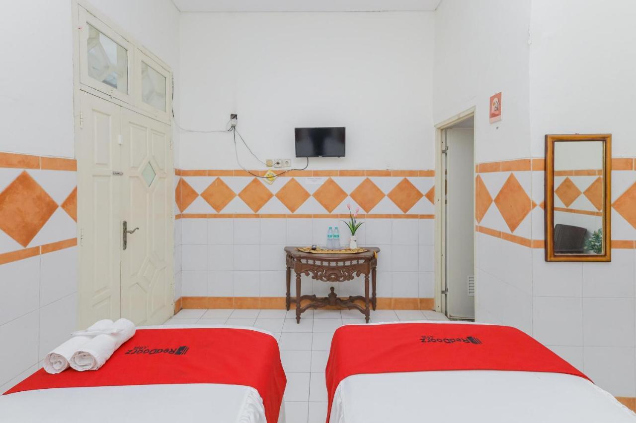Oyo 2707 Graha Surya Syariah Hotel Mojokerto