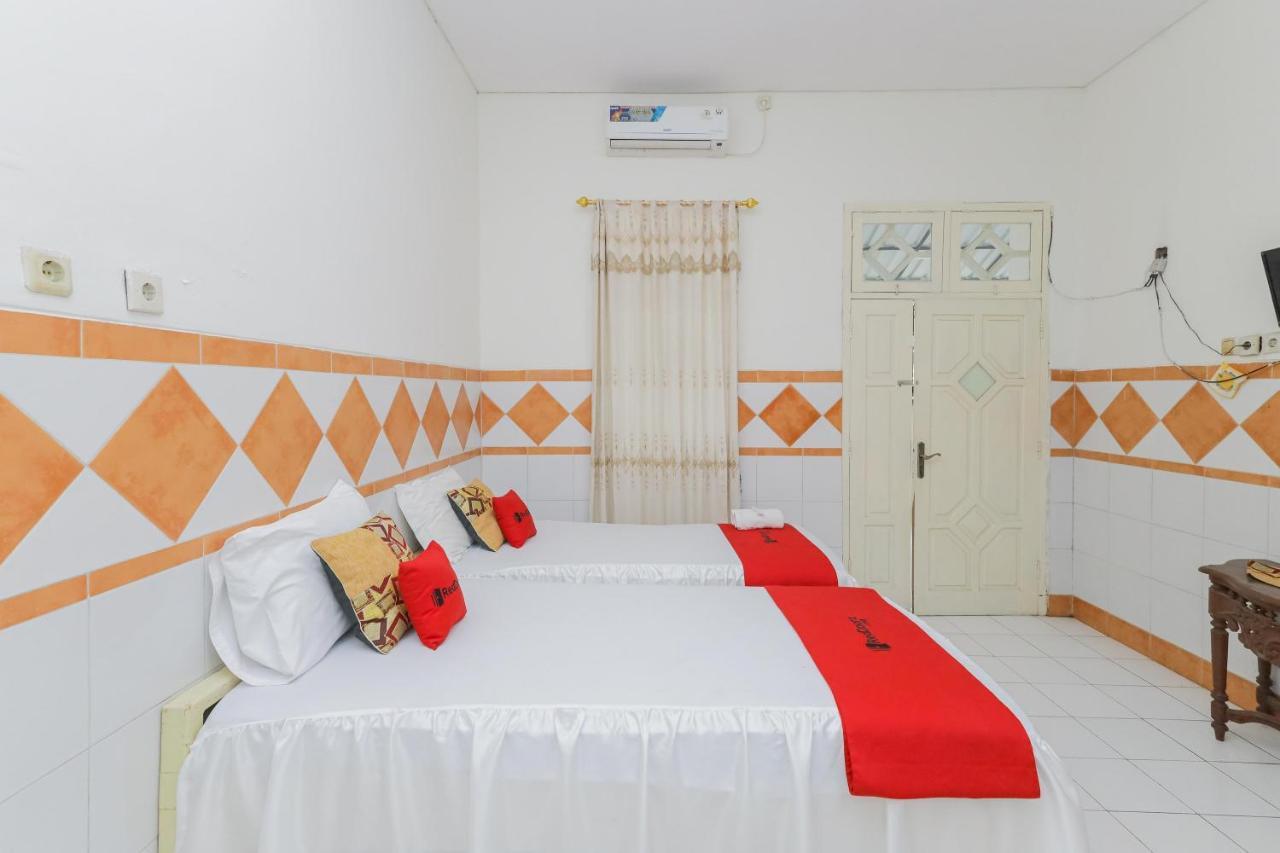 Oyo 2707 Graha Surya Syariah Hotel Mojokerto