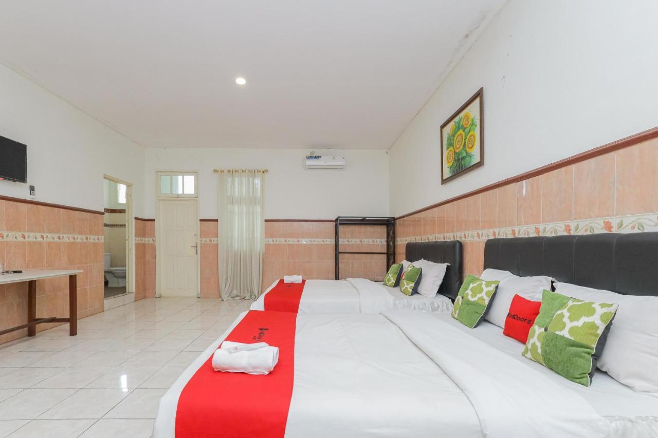 Hotel Oyo 2707 Graha Surya Syariah Mojokerto