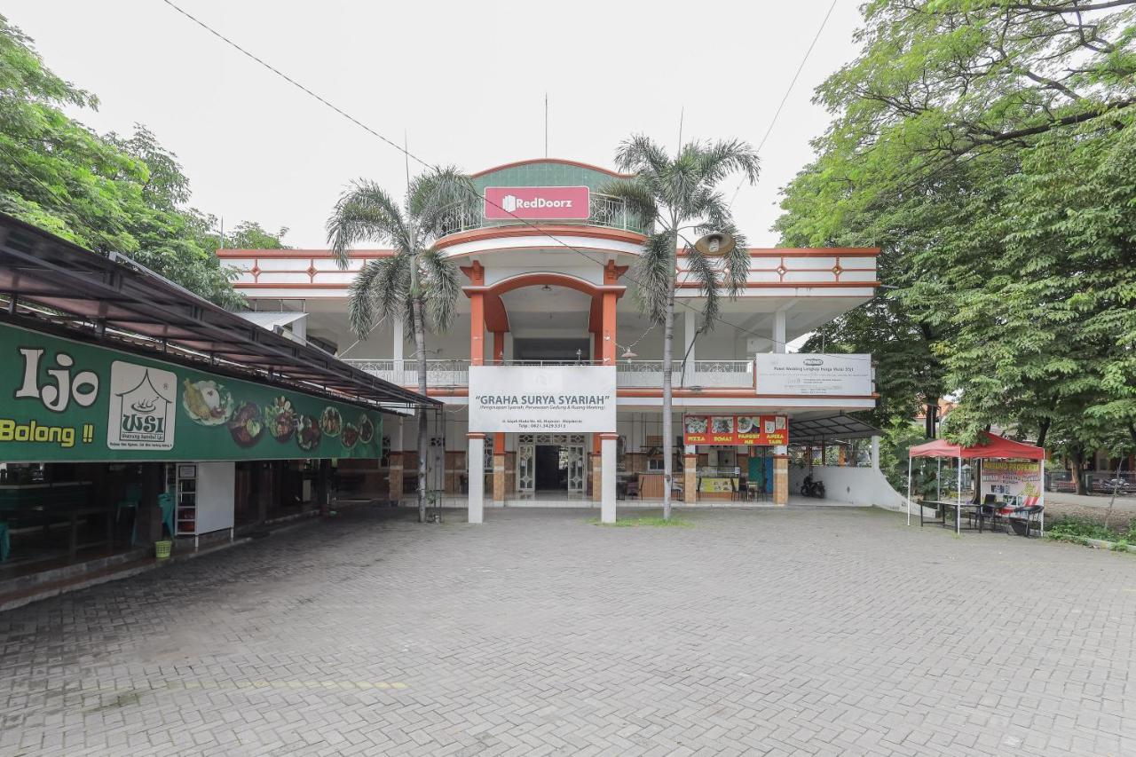 Oyo 2707 Graha Surya Syariah 2* Mojokerto
