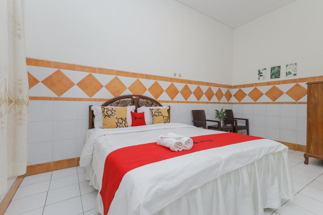 Oyo 2707 Graha Surya Syariah Mojokerto