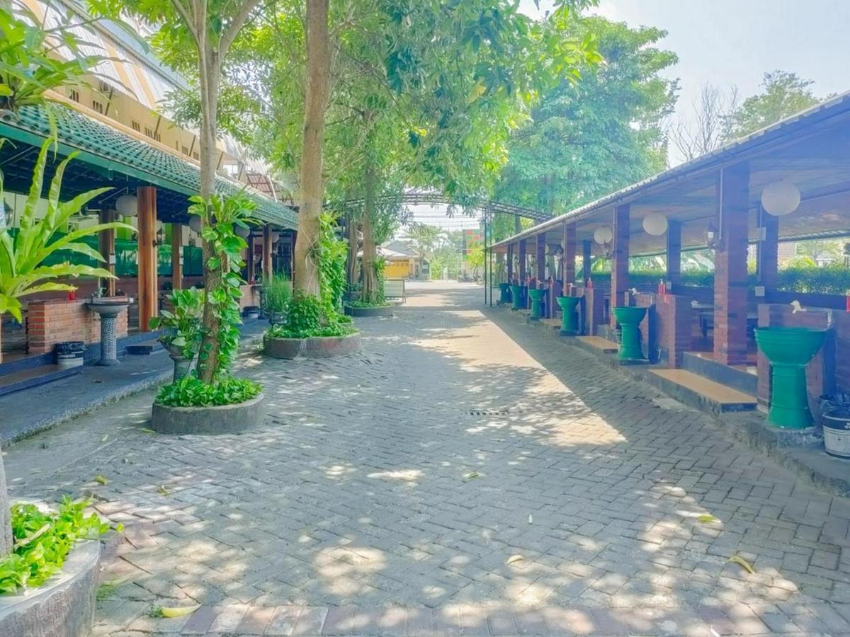 Hotel Oyo 2707 Graha Surya Syariah 2*